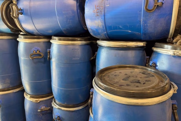 مقایسه ظاهری بشکه نو و دست‌دوم ۲۲۰ لیتری